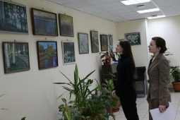 Открылась выставка картин "Мотивы красок"