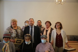 Глава муниципального образования Академическое Игорь Пыжик посетил Всероссийское общество слепых Калининского района