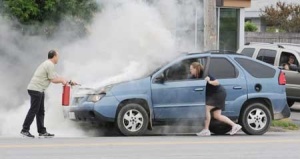 Действия при пожаре в автомобиле