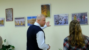 ПРОДОЛЖАЕТ РАБОТУ ФОТОВЫСТАВКА "АКАДЕМКА В ОБЪЕКТИВЕ СОВРЕМЕННИКА"