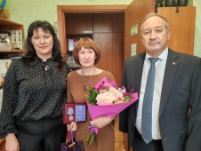 Поздравляем депутата Муниципального Совета Н.И.Мозгалину с юбилеем! 