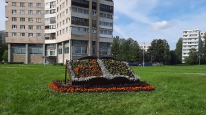 В рамках весеннего месячника по благоустройству управляющие компании проводят мытье фасадов многоквартирных домов