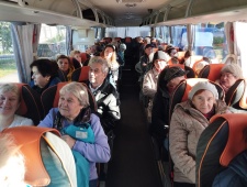 Сегодня жители округа вновь отправились на экскурсию в Константиновский дворец.