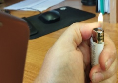 Вредная привычка может стать причиной пожара!