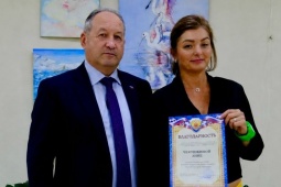 Завершилась выставка художницы Анны Чекушкиной «Летний калейдоскоп»
