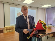 Поздравляем депутата Муниципального Совета Ю.С.Короткова с юбилеем!