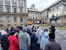 "СИЯЮТ ЗОЛОТОМ ДВОРЦЫ": УДИВИТЕЛЬНАЯ ОБЗОРНАЯ ЭКСКУРСИЯ