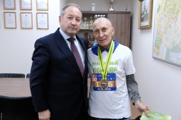 Счастливый юбиляр Василий Александрович