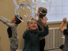 НАШИ ТРАДИЦИИ: ПОМОГАЕМ ДЕТЯМ