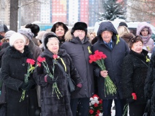 Депутат Муниципального Совета Владимир Глухов поздравил жителей с Днем полного освобождения Ленинграда от фашистской блокады!