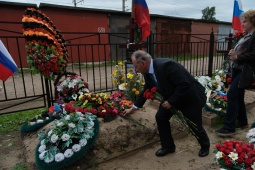 Память и благодарность потомков вечна!