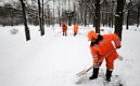 Власти Петербурга хотят за деньги привлечь горожан к уборке снега