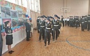 В 145 школе прошла торжественная линейка, посвященная поднятию флага Российской Федерации.